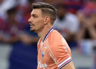 Corinthians e Fortaleza cancelam negócio pelo goleiro João Ricardo; veja bastidores