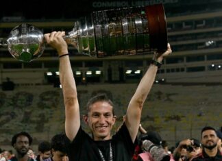 Filipe Luís faz post de despedida do Flamengo e manda recado para jogadores, torcedores e diretoria após saída polêmica: ‘Ciclo histórico’