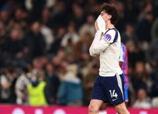 Tottenham leva virada ‘relâmpago’ do Crystal Palace, amplia drama na Premier League e fica a um ponto da zona de rebaixamento