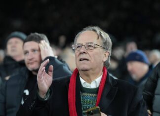 ‘É decepcionante’: Aumento de ingressos na Premier League gera revolta em torcedores