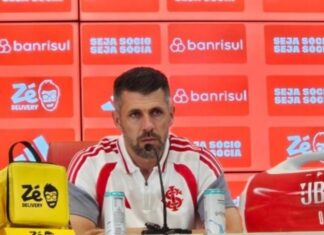 “Eu não sabia que o Gauchão era feito para eles”, técnico do Inter faz forte desabafo após derrota na final do Gauchão