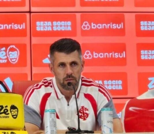 “Eu não sabia que o Gauchão era feito para eles”, técnico do Inter faz forte desabafo após derrota na final do Gauchão