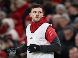 ‘Houve conversas’: Por que defensor recusou interesse do rival para ficar no Liverpool