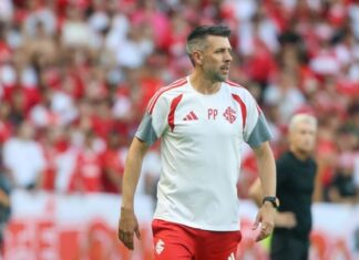 Pezzolano se revolta com arbitragem de Inter x Grêmio e ironiza: ‘Se soubesse, teria ficado em casa…’