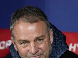 Técnico do Barcelona: ‘Ele faz todo mundo jogar melhor. Muda o jogo e se conecta com o time’