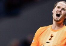 Antonin Kinsky: Spurs replace keeper after conceding three goals inside 15 minutes