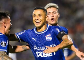 A história do ex-Vasco que superou pixotada no Brasil para jogar Libertadores e o que assistir no Disney+