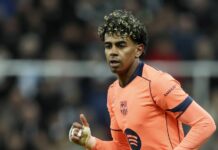 Barcelona dá sorte em empate com Newcastle impondo dificuldade que time não encontra na Espanha