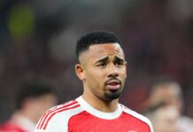 Arsenal avalia renovação do elenco e seis jogadores podem deixar o clube