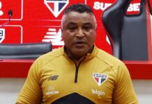 “Joga de terno”: Roger Machado se rende ao talento de jogador do São Paulo