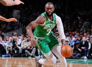 Tranquilo, tranquilo: Brown e Tatum calibram a mão, Celtics passam pelos Warriors e mantêm vice-liderança no Leste