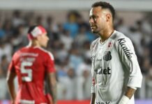 Neymar marca, mas Santos perde para o Internacional e sai vaiado pela torcida