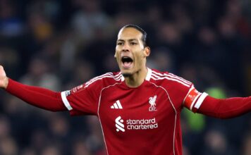 O novo alerta ao Liverpool para o sistema defensivo da próxima temporada