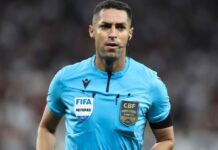 Corinthians x Flamengo: árbitro relata ‘utilização de força da PM’ para ir ao vestiário e objetos acertando Rossi em súmula