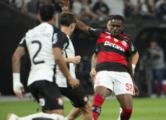 Existe a regra ‘Step on Foot’? O que é termo que Danilo usou para discordar de expulsão de Evertton Araújo