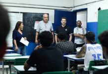 Elano visita atletas da base em escola de Santos – Santos Futebol Clube