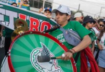 Copa do Mundo: Morte e protestos marcam amistoso caótico em estádio da abertura