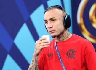 Cebolinha em seu último ano no Flamengo; clube não planeja renovação