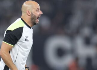 Botafogo acerta a contratação do técnico Franclim Carvalho; veja tempo de contrato