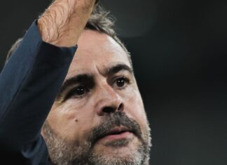 Artur Jorge vê ‘vitória justa’ do Cruzeiro, mas não se convence com 3 a 0: ‘Longe do que podemos render’