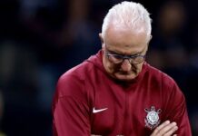Bastidores da demissão de Dorival no Corinthians: pressão pré-jogo, valor da multa e busca por substituto