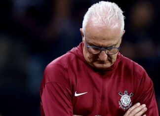 Bastidores da demissão de Dorival no Corinthians: pressão pré-jogo, valor da multa e busca por substituto