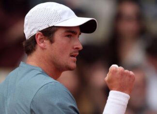 João Fonseca estreia com vitória fácil sobre Gabriel Diallo no Masters 1000 de Monte Carlo