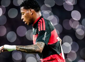 Flamengo vence Santos e Plata brilha com assistência para Paquetá