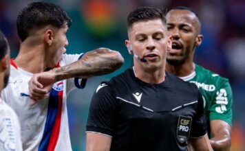 Em súmula, árbitro detalha reclamação de dirigente do Bahia após derrota para o Palmeiras: ‘Aqui você não apita mais’