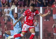 Filho de campeão pelo Inter e nome de craque: quem é Puskas, autor de gol que decidiu clássico na Série B