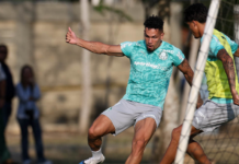 Jogam contra o Corinthians? Os planos do Palmeiras para as voltas de Vitor Roque e Paulinho