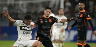 Garro brilha com assistências, Corinthians suporta pressão inicial do Platense e começa ‘era Diniz’ com vitória na Libertadores