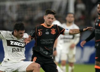 Garro brilha com assistências, Corinthians suporta pressão inicial do Platense e começa ‘era Diniz’ com vitória na Libertadores