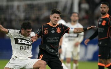 Garro brilha com assistências, Corinthians suporta pressão inicial do Platense e começa ‘era Diniz’ com vitória na Libertadores