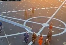Astronautas da Artemis II mostram boa disposição a bordo de navio da Marinha dos EUA