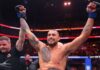Carlos Ulberg supera joelho ‘estourado’, acaba com Jiri Prochazka no 1° round e conquista o cinturão dos meio-pesados