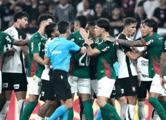 Corinthians suporta dois expulsos e empata com o Palmeiras em casa no Brasileirão