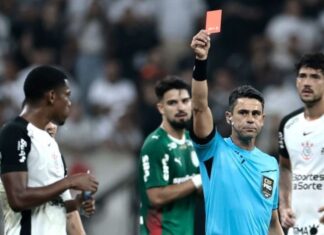 André bem expulso? Flaco poderia levar vermelho por ‘repetir’ gesto obsceno? Ruel responde polêmicas de Corinthians x Palmeiras