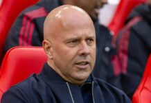 ‘Acho que Slot merece muito mais reconhecimento no Liverpool do que está recebendo’