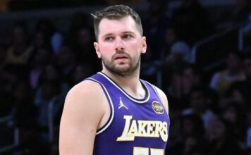 Bastidores: Doncic tem data para voltar aos Lakers após tratamento na Espanha, mas pode perder início dos playoffs