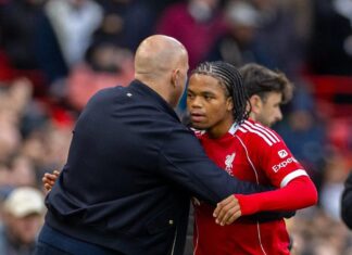 Slot sobre joia do Liverpool: ‘Ele pode lidar com esse tipo de jogo por causa de sua personalidade’