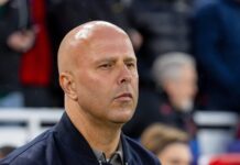 Como Arne Slot tornou missão do Liverpool contra o PSG na Champions ainda mais complicada