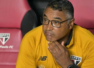 Roger explica lesão de Marcos Antônio, concorda com vaias e admite São Paulo abaixo: ‘Resultado melhor que a atuação’
