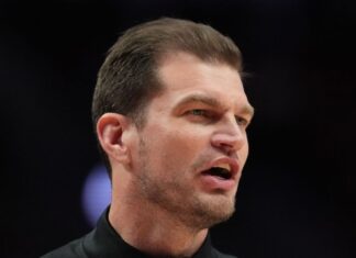 Tiago Splitter fala sobre ida aos playoffs em temporada de estreia e projeta série contra os Spurs, time em que foi campeão como jogador