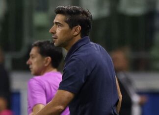 Abel desabafa sobre Corinthians x Palmeiras e ‘avisa’ rival: ‘Se tiver essa atitude, luta pela Libertadores’
