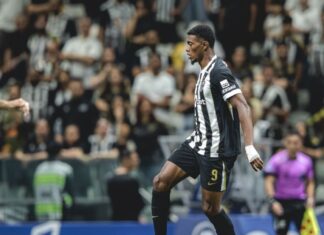 Atlético-MG supera falha de Everson, vence o Juventud-URU com gol de Cassierra no fim e se recupera na Sul-Americana