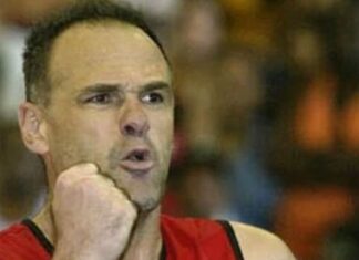 Flamengo homenageia Oscar Schmidt e aposenta camisa 14 do basquete