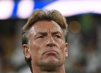 Dança das cadeiras dos treinadores pré-Copa do Mundo faz mais uma vítima