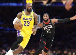 LeBron flerta com triplo-duplo, Lakers batem os Rockets e largam na frente nos playoffs da NBA