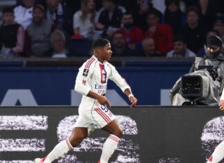 Endrick dá show com gol e assistência e comanda vitória do Lyon sobre o PSG no Parque dos Príncipes